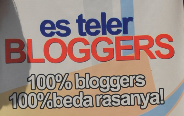 Es Teler Bloggers, 100% Beda rasanya!