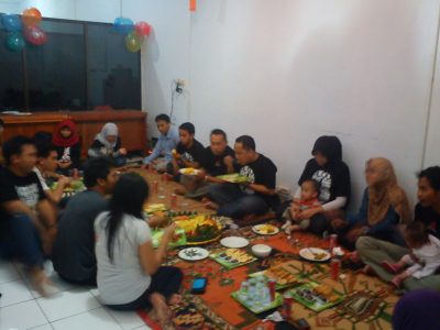 Makan Siang Bersama
