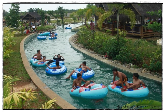 Bersantai di Wae Massolo Astamedia di Bugis Waterpark