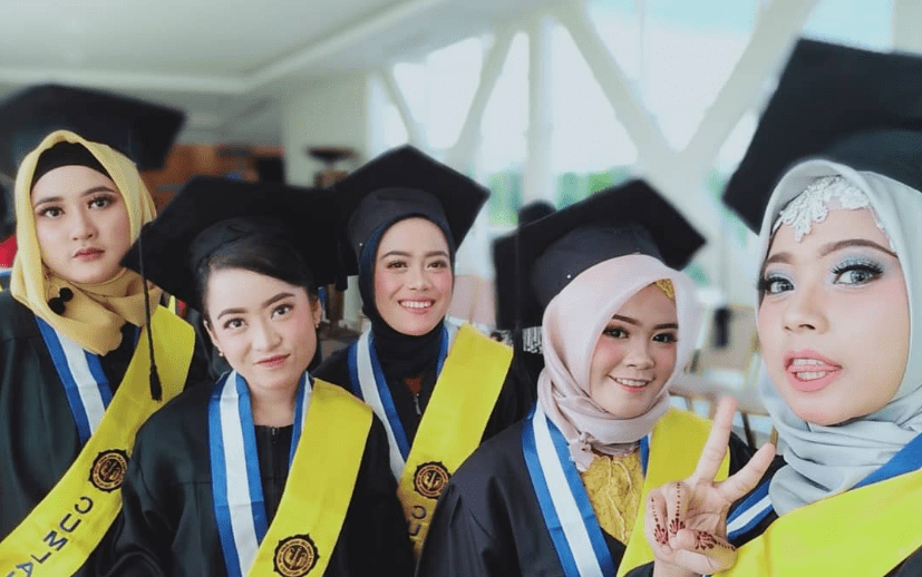 Make Up Wisuda di Makassar